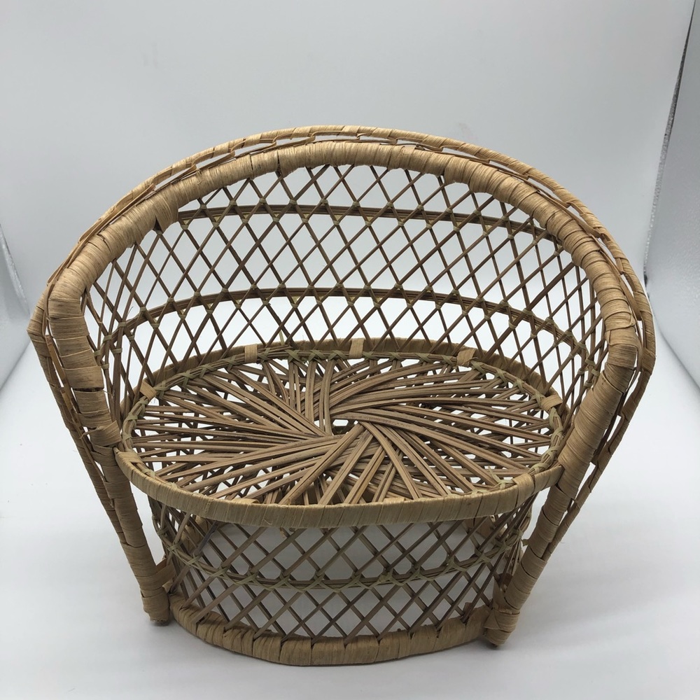 Vintage wicker rattan mini peacock loveseat plantholder boho style
